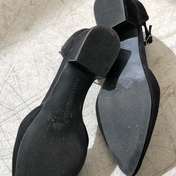 Kelly & Katie black 1.5” heels - Picture 6 of 6